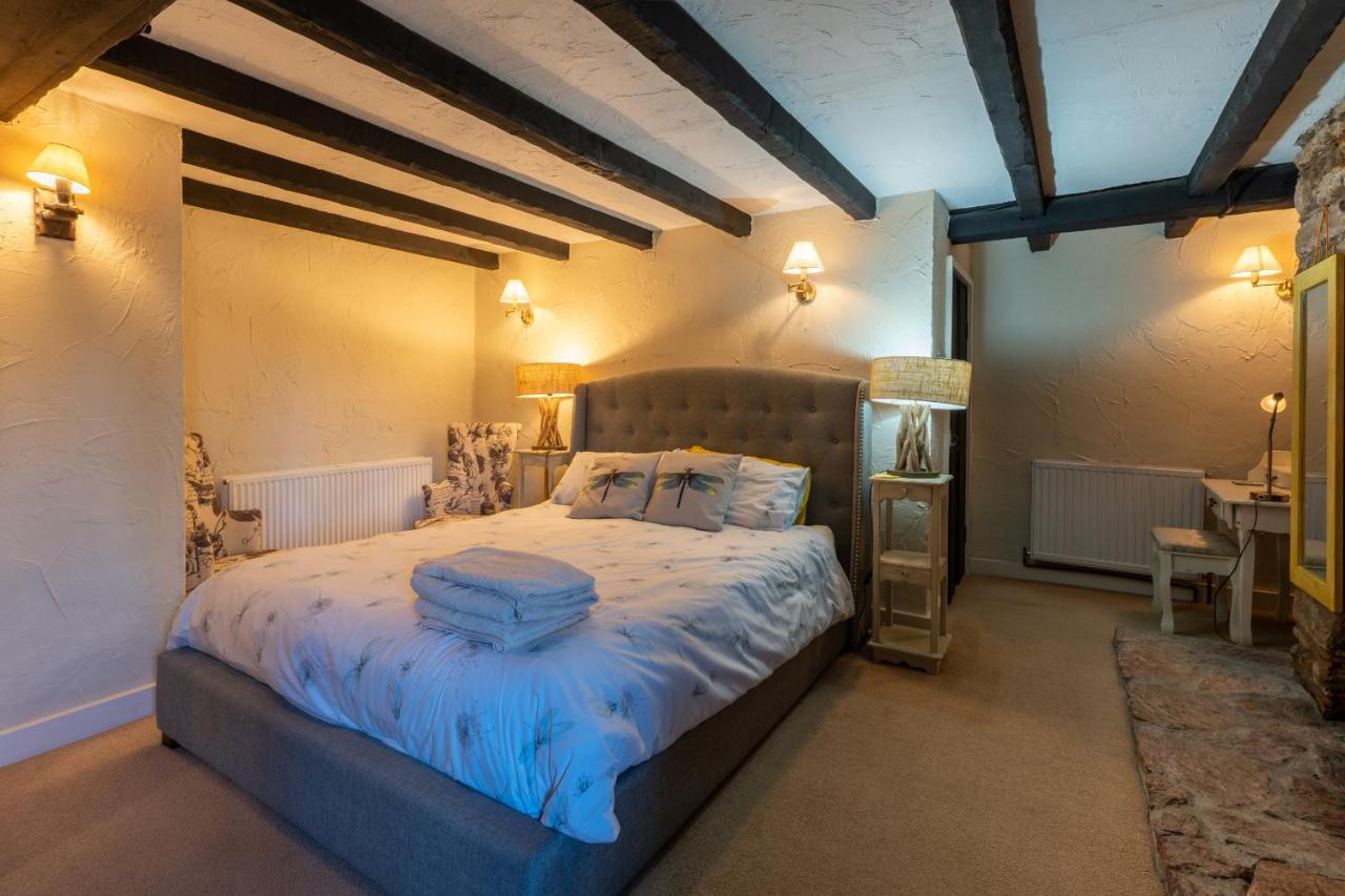 Finest Retreats - The Old Church House Inn Broadhempston Exterior photo
